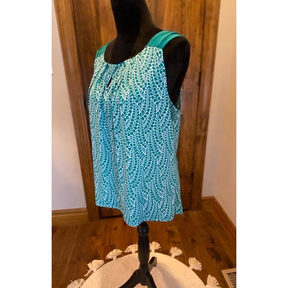 New York & Co Blouse Size Large Top Sleeveless Green Stretchy Keyhole Front - Picture 4 of 11